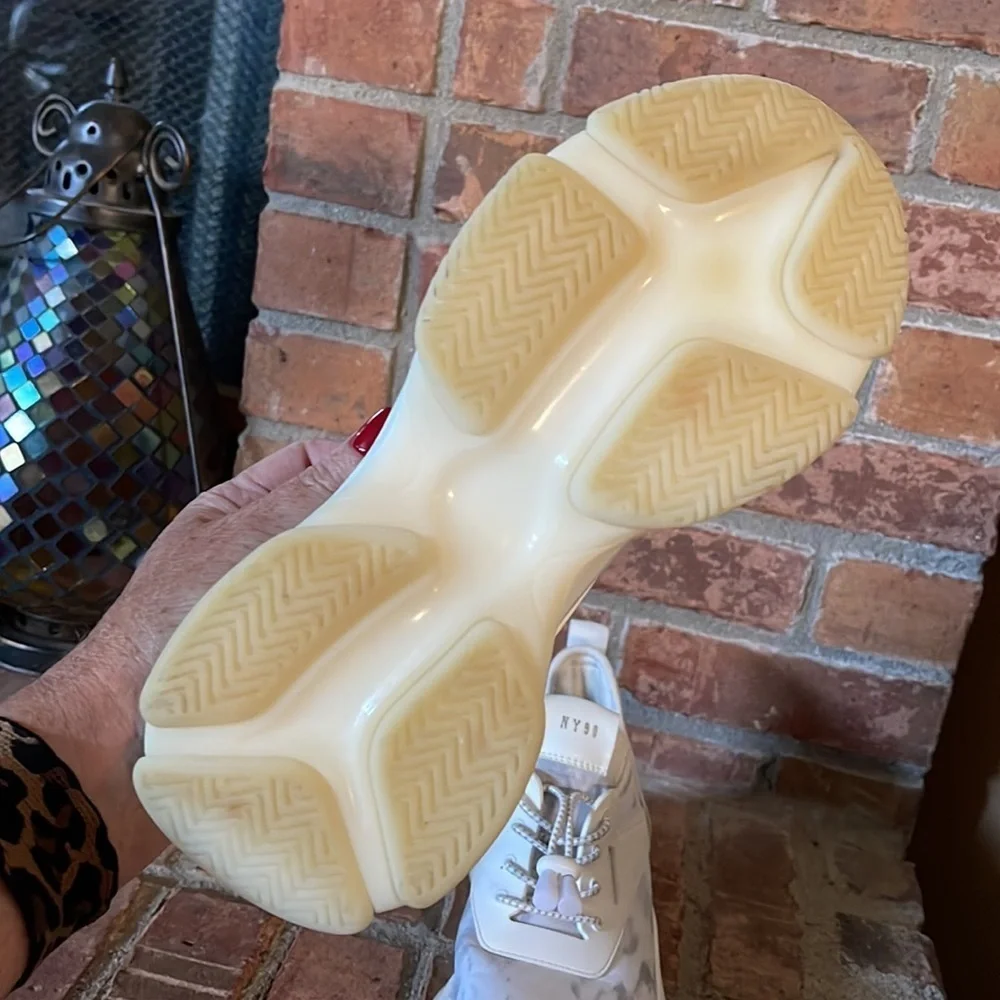 Steve Madden very clean
